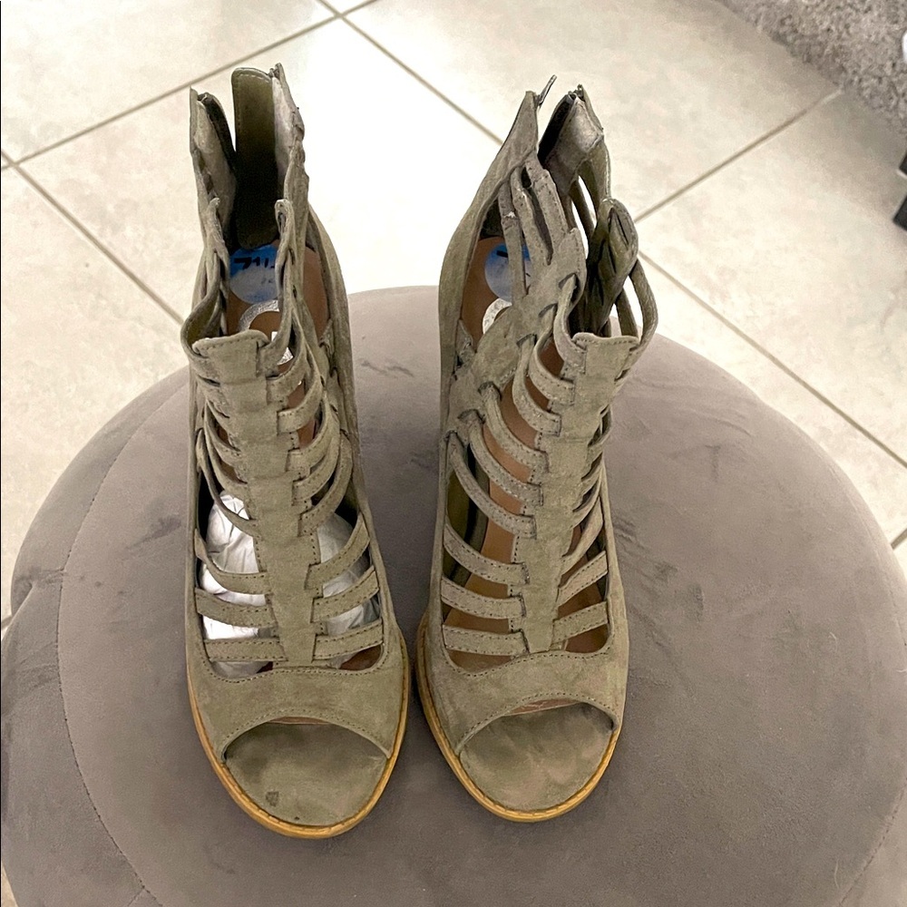 Stylish Guess Olive Green Women's Ankle Shoes